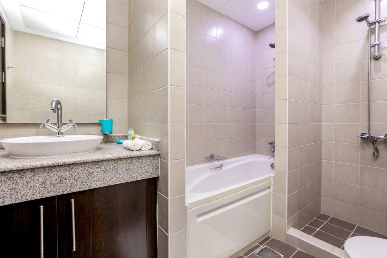 Apartment 2br High Floor Torch Tower Marina Dubai