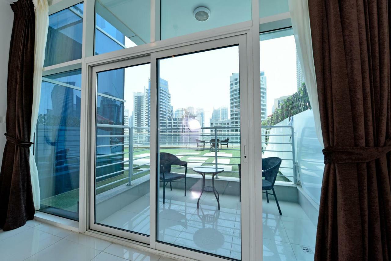 Golden Vacation Homes Continental Tower Marina Apartemen