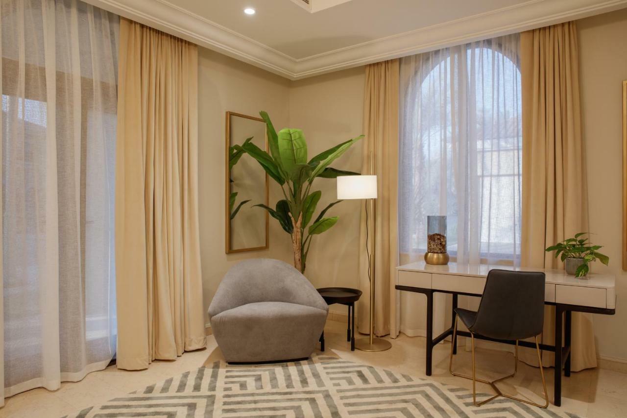 Fantastay With Private Beach - Palm Jumeirah Villa *