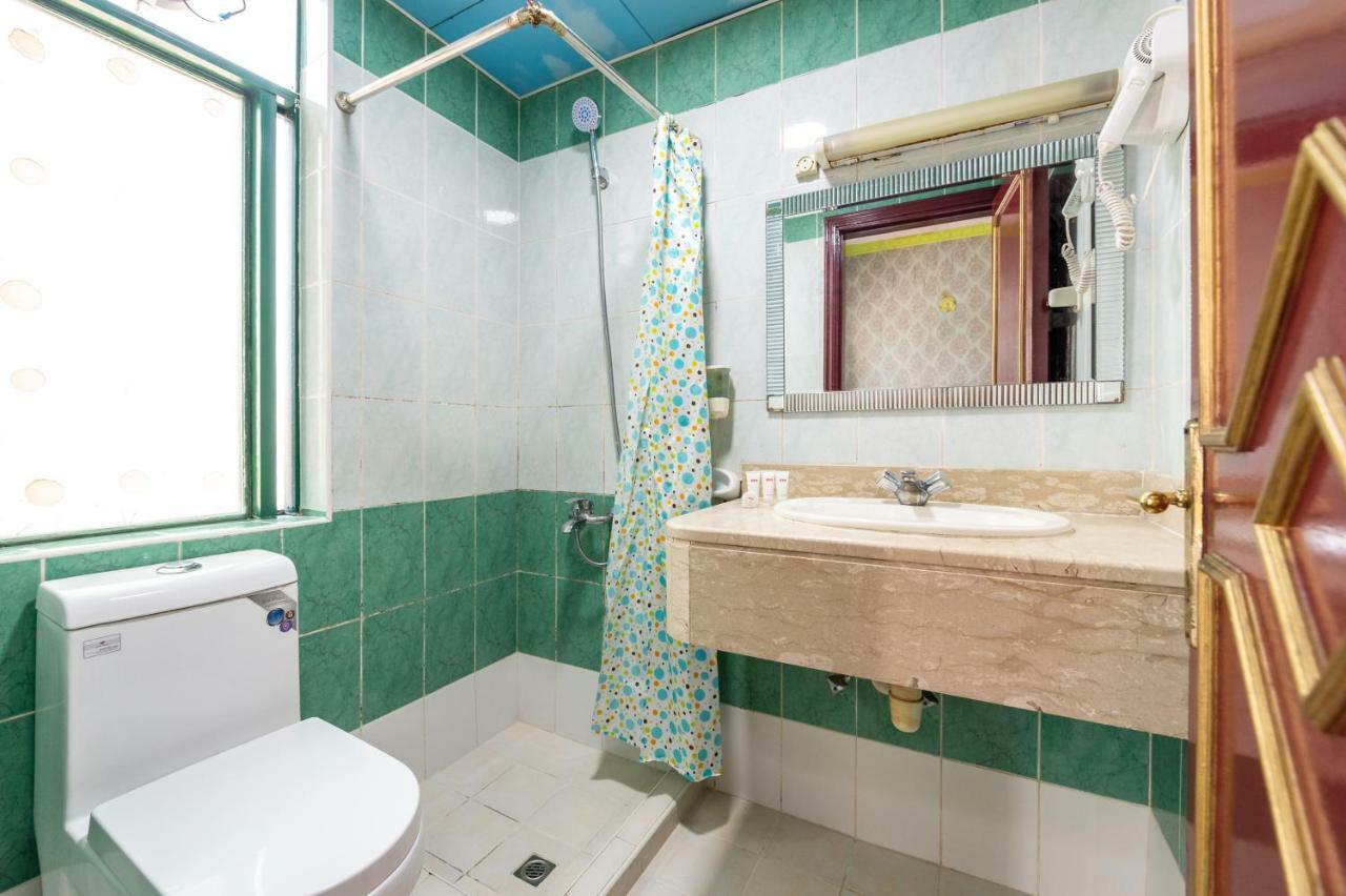 Oyo 191 Golden Sea Hotel 3*
