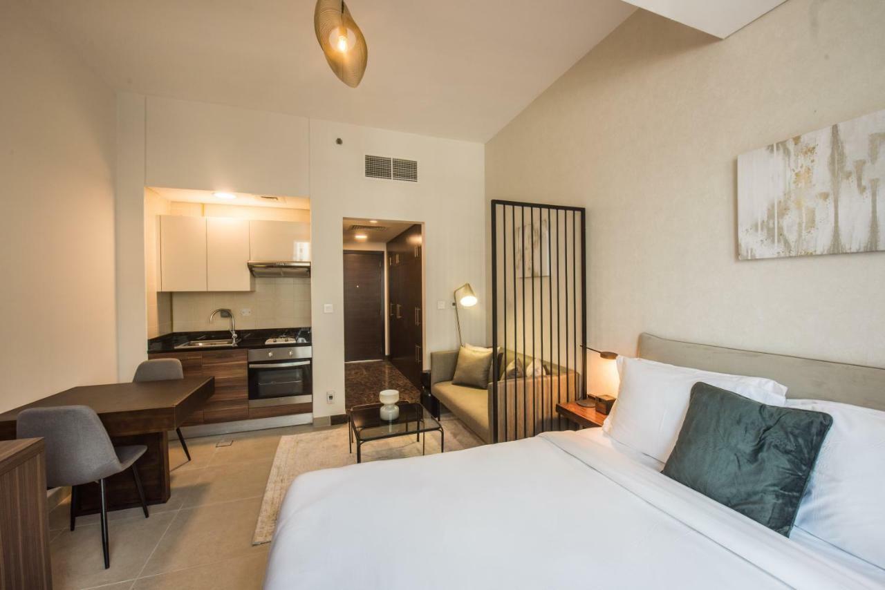 Fantastay Sparkle Tower Luxury Studio Lägenhet