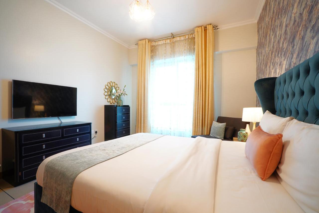 Lägenhet Two Continents Holiday Homes - Sea And Palm Jumeriah View Four Bedroom -free Airport Pick-up *