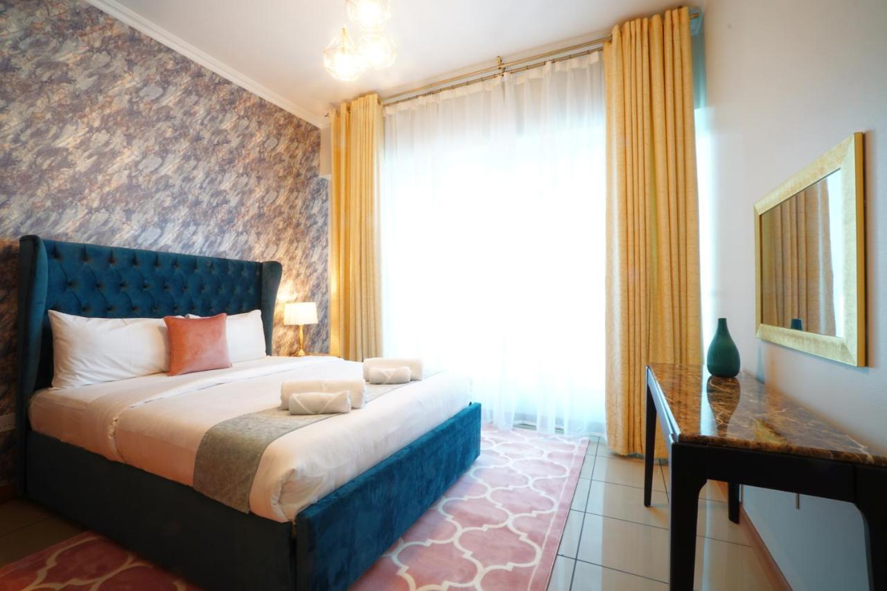 Lägenhet Two Continents Holiday Homes - Sea And Palm Jumeriah View Four Bedroom -free Airport Pick-up Dubai