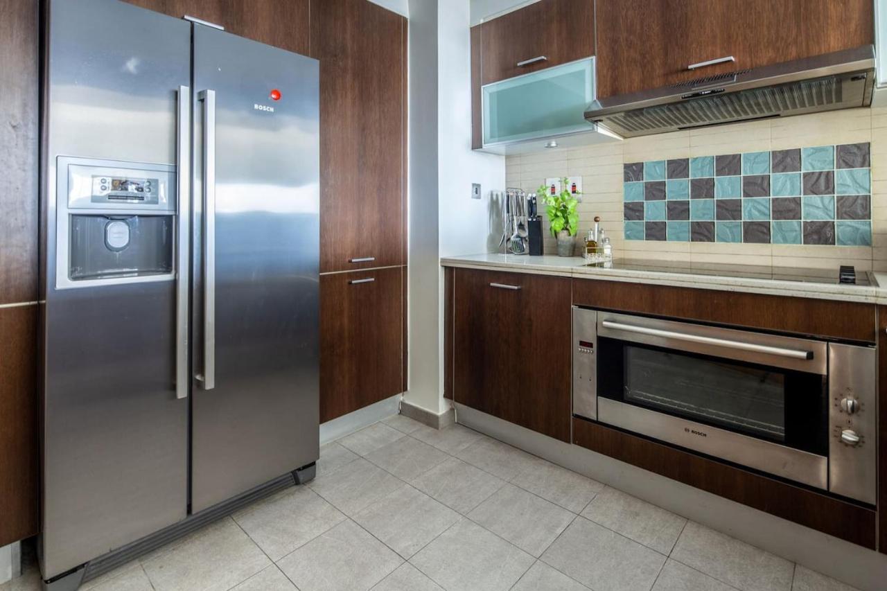 Frank Porter - Marina 5 Apartemen