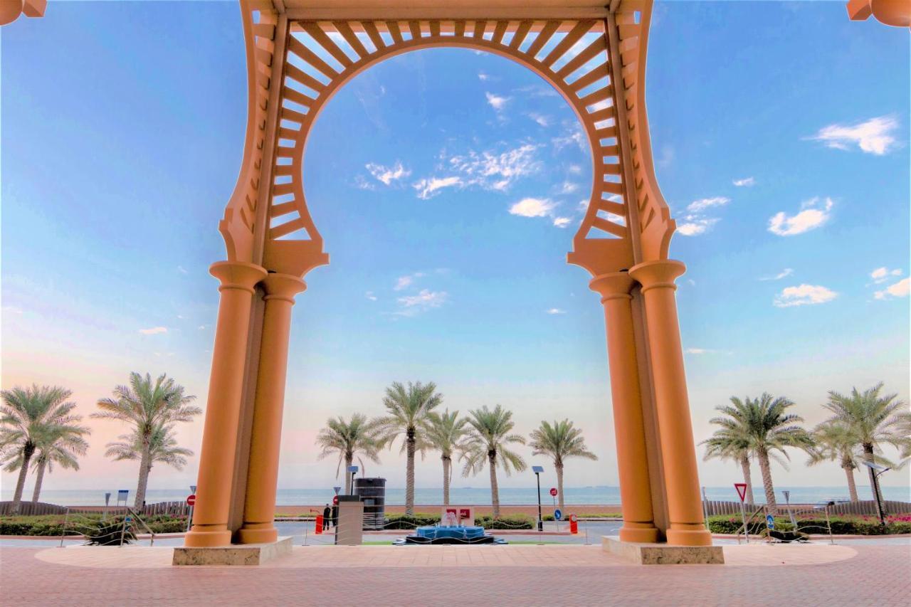 Globalstay At Palm Jumeirah Beachfront Paradise With Pool And Gym * Dubai