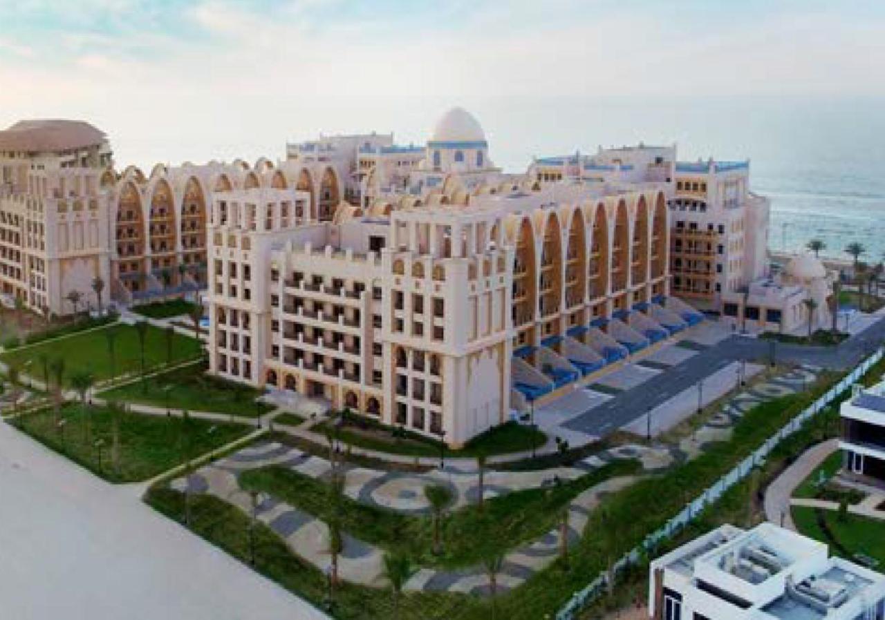 Globalstay At Palm Jumeirah Beachfront Paradise With Pool And Gym Dubai