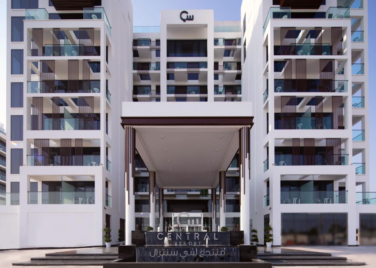 Resort C And The Palm