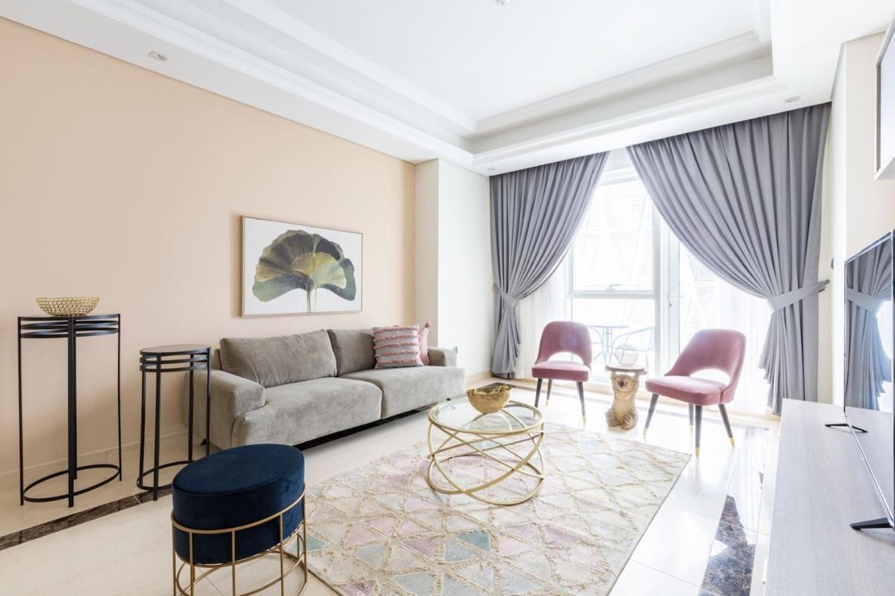 Frank Porter - Mon Reve Apartemen Dubai