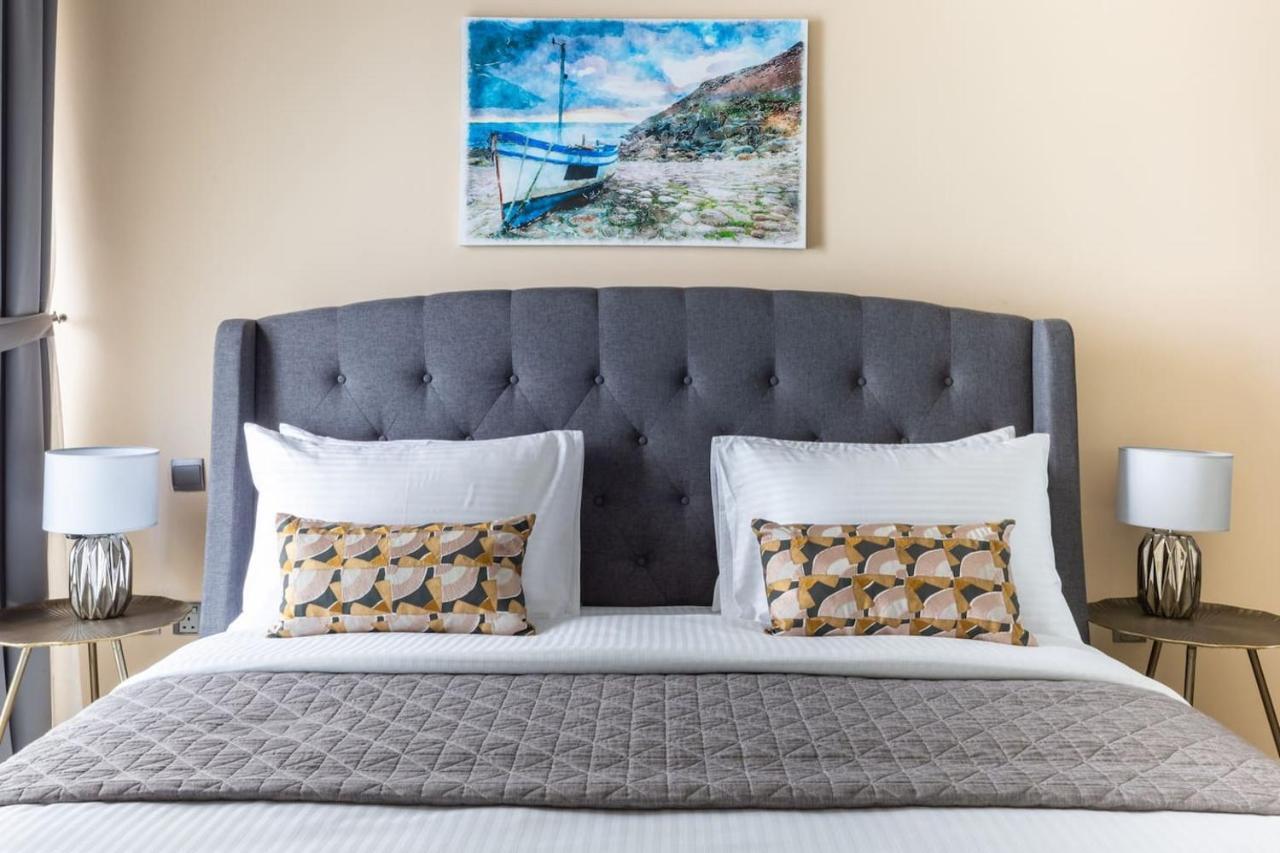 Frank Porter - Mon Reve Apartemen *