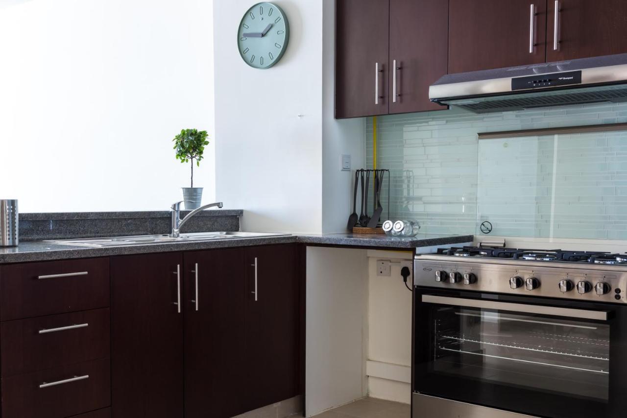 Higuests - Wharf Apartment *