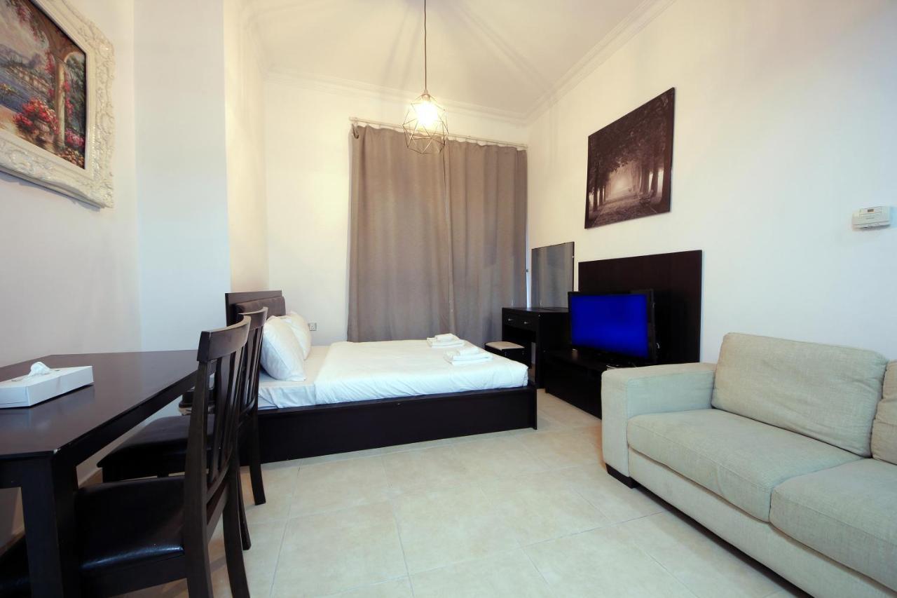 Apartment Studio In Zumurud Tower , Marina Dubai