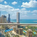 Lux - The Dubai Marina Beach View Suite
