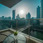 Higuests - Spacious Apt For 5 With Spectacular Marina Views