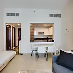 1Bd Apt In Sparkle Tower By Swarovsky Big Capacity