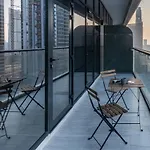 Guestready - Up In Downtown