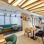S19 Hotel-Al Jaddaf Metro Station