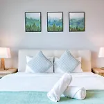 Exquisite 2Br In Golf Views, Emaar South By Deluxe Holiday Homes