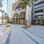 Elegant Apt With Balcony Minutes From Burj Khalifa