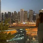 Luxury Apartment On The Metro Facing Dubai Marina