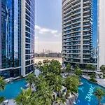 Splendid 2-Bedroom Apartment In Paramount Towers