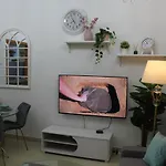 Newly Furnished One Bedroom Apartment Next To Metro & Beach In Marina Residence