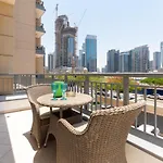 Dream Inn Apartments - Claren Downtown