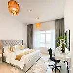 Rare Holiday Homes Apartment Next To Metro & Lake View In Lake City Tower - R1205