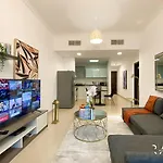 Rare Holiday Homes Apartment Next To Metro & Lake View In Lake City Tower - R1205