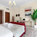 Spacious 2 Beds 5 Min Walk From Dubai Mall With Brand New Gym And Rooftop Swimming Pool