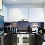 Bnbme Homes - Classic Studio Heart Of The Marina - 808