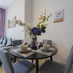 Keyhost - Spectacular 1Br At Sparkle Tower Dubai Marina - K1580