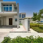 Cheerful 3Br Townhouse At Damac Hills 2, Dubailand By Deluxe Holiday Homes