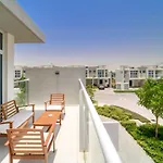 Cheerful 3Br Townhouse At Damac Hills 2, Dubailand By Deluxe Holiday Homes