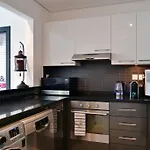 Stylish 1-Br Marina View Apt In Silverene Tower