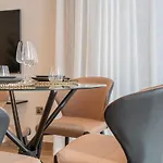 Desert Living Luxury Condo - Jumeirah Living Marina Gate