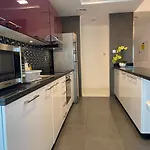Large 2 Bedroom, Pool And Gym Access, Cayan Tower