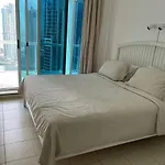 Modern Lake View 1 Bedroom Apt In Jlt