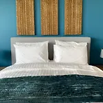 Water Views At Large Luxury One Bed