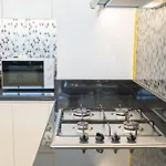 Opulent Hollywood Styled Flat In Paramount Tower