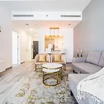 Classy 1Br With Burj Khalifa Views