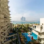 Five Palm South -Opulent Two Bedroom With Sea View