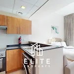 Lovely Studio, Fully Upgraded, Partial Lake View