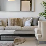 Nice & Comfy 1Br W/ Marina Views / Walk To Beach
