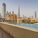 Monty Holiday Home - Incredible Burj Khalifa View From This Vibrant Apt