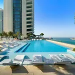 Free Beach Access! Beautiful Palm Jumeirah & Dubai Eye