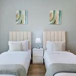 Maison Privee - High-Floor Trendy Apt With Marina, Palm & Ocean Vws