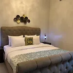 Two Continents Holiday Homes - Arabian Nights With Sea Views - Free Airport Pick-Up Over 5 Nights