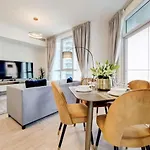 Torch Tower, 2 Bedroom - Glamorous Two Bedroom