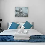 Maison Privee - Beautiful Chic Apt W Full Marina Views Next To The Beach