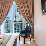Higuests - Luxurious High-Rise Apartment With Stunning Views